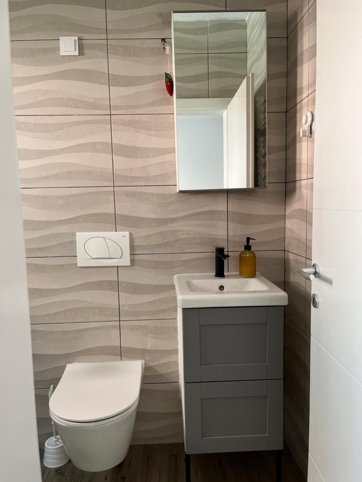 Apartmani Mlinar - Two Bedroom Apartment With Seaview Grebaštica Exterior foto